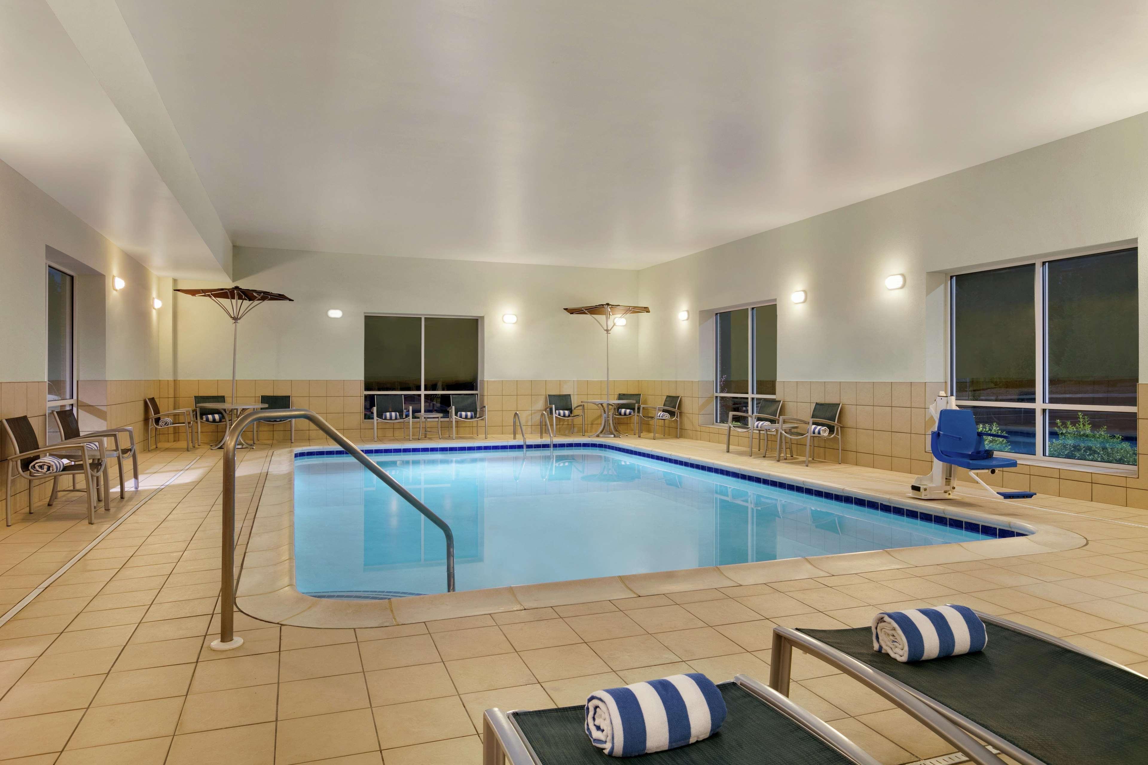 Hampton Inn And Suites Parkersburg Downtown Esterno foto