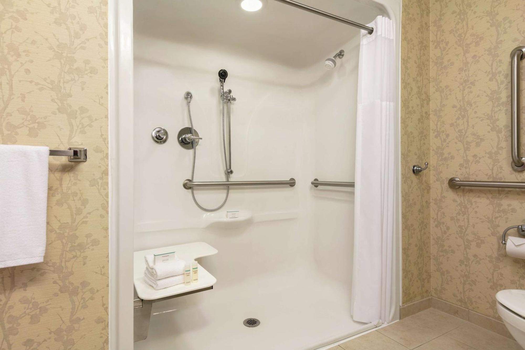 Hampton Inn And Suites Parkersburg Downtown Esterno foto