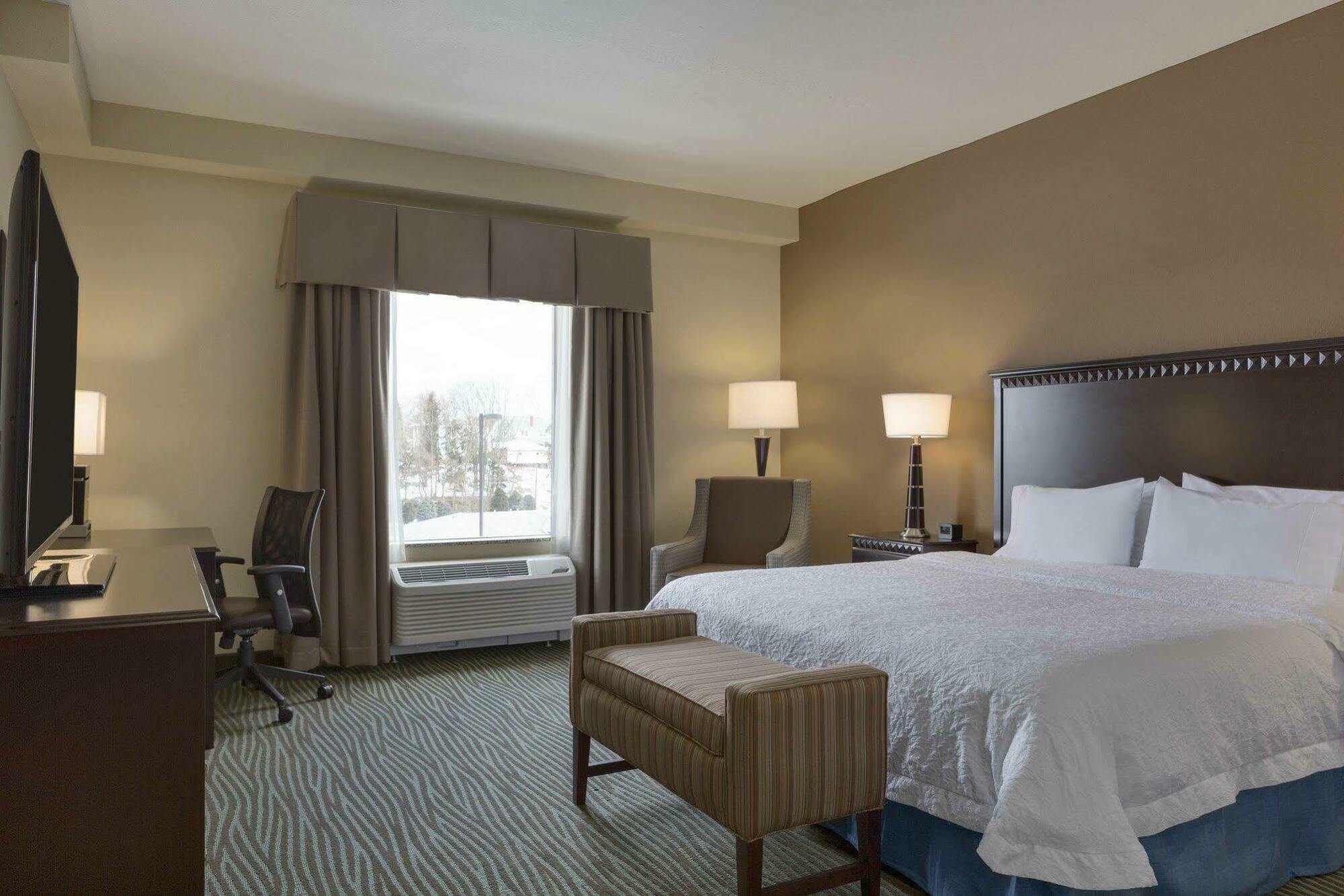 Hampton Inn And Suites Parkersburg Downtown Esterno foto
